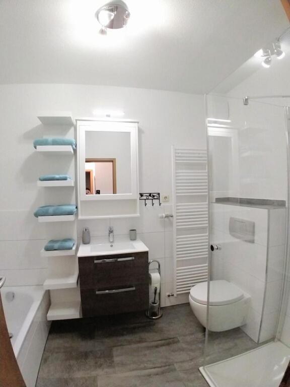 Exklusive Ferienwohnung Mit Terasse Und Garten In Einbeck, Zentrum! Neu!! Luaran gambar